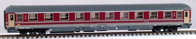 passenger car 1st class type X 1970<br /><a href='images/pictures/ACME/50711.jpg' target='_blank'>Full size image</a>